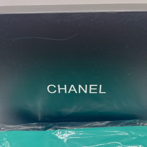 CHANEL Tiffany Blue Cosmetic Bag - Picture 7 of 11